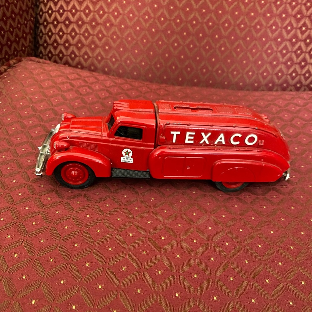 Texaco vintage diecast car bank without key